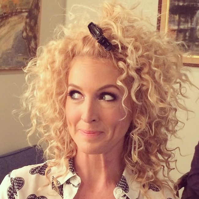 The Products Little Big Town&rsquo;s Kimberly Schlapman Uses On Her Curls